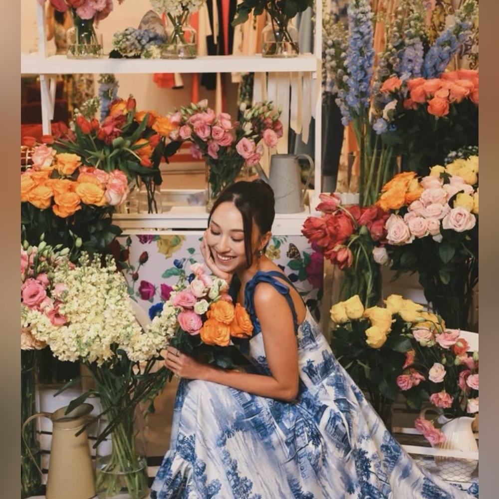 Alice + Olivia ROSALEE MAXI CHATEAU DRESS - Picture 9 of 15